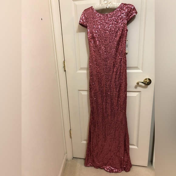 Badgley Mischka rose colored sequined backless evening gown size 4 - Picture 1 of 4